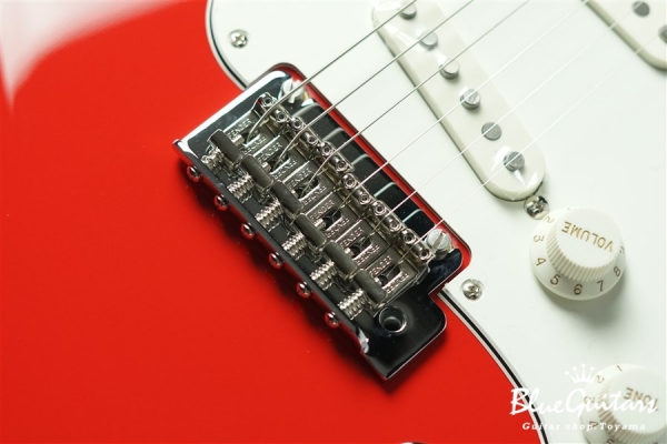 Made in Japan Hybrid II Stratocaster - Modena Red